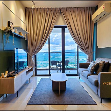 Country Garden Danga Bay By Widebed Jb Hotel Johor Bahru Exterior photo